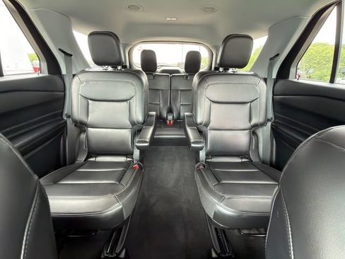 Used 2023 Ford Explorer XLT w/ Equipment Group 202A AWD/4WD image 35