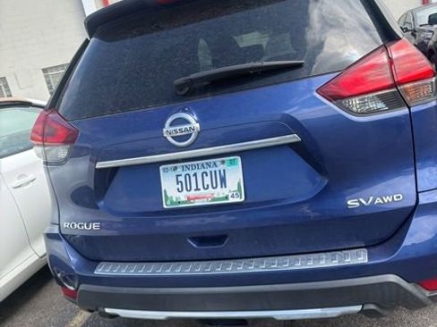 Used 2018 Nissan Rogue SV w/ Premium Package AWD/4WD image 18