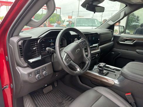 Used 2024 Chevrolet Silverado 1500 RST w/ All Star Edition Plus AWD/4WD image 4