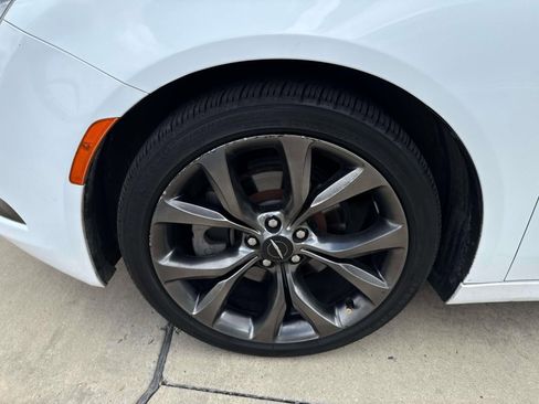 Used 2015 Chrysler 200 S w/ Navigation & Sound Group I image 4