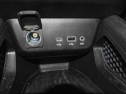 Used 2023 Chevrolet TrailBlazer LT w/ LPO, Blackout Package FWD image 13
