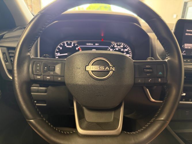Used 2025 Nissan Rogue SV AWD/4WD image 24
