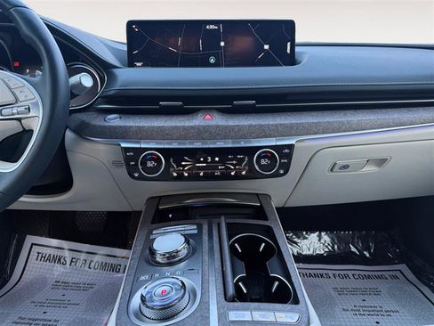 Used 2024 Genesis G80 image 12