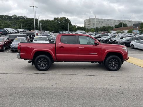 Used 2021 Toyota Tacoma SR5 AWD/4WD image 7
