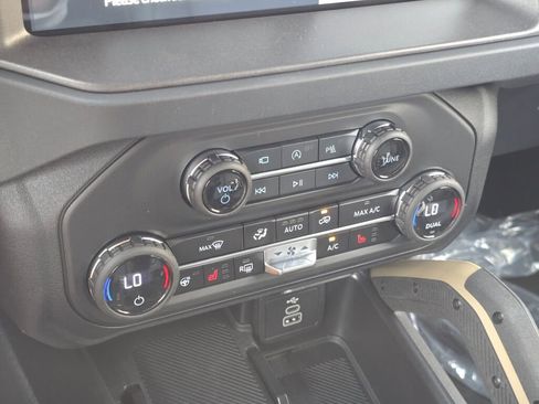 New 2026 Ford Bronco Badlands AWD/4WD image 23