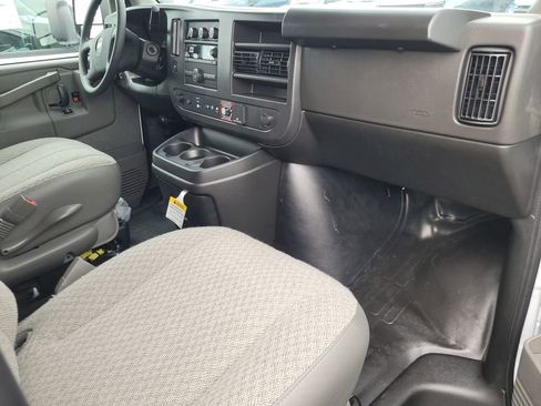 New 2025 Chevrolet Express 2500 Work Van image 20