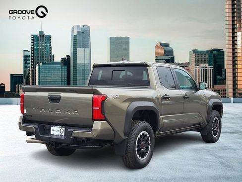 Used 2024 Toyota Tacoma TRD Off-Road image 6