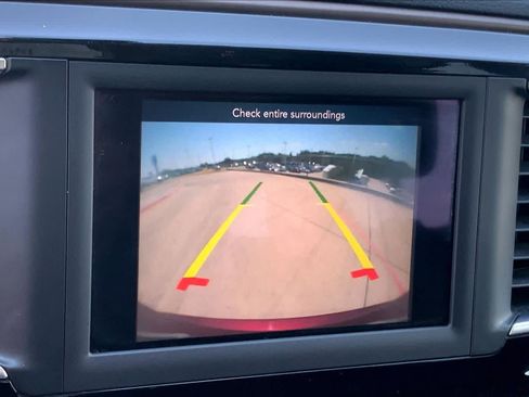 Used 2018 Chrysler Pacifica Touring Plus w/ Tire & Wheel Group FWD image 29