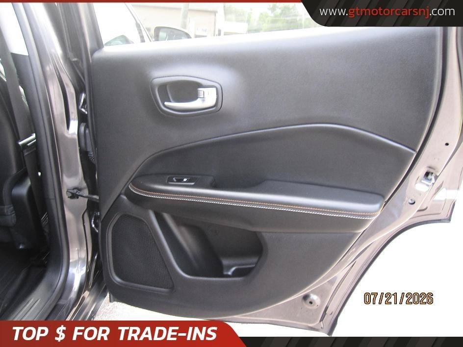 Used 2017 Jeep Compass Latitude w/ Popular Equipment Group AWD/4WD image 20