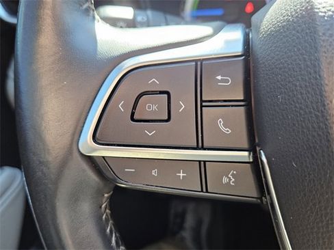 Used 2021 Toyota Highlander LE image 12