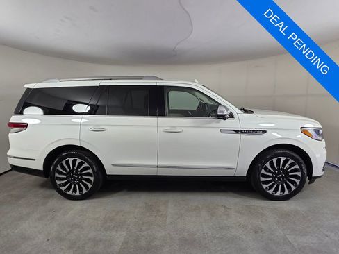 Used 2023 Lincoln Navigator Black Label AWD/4WD image 3