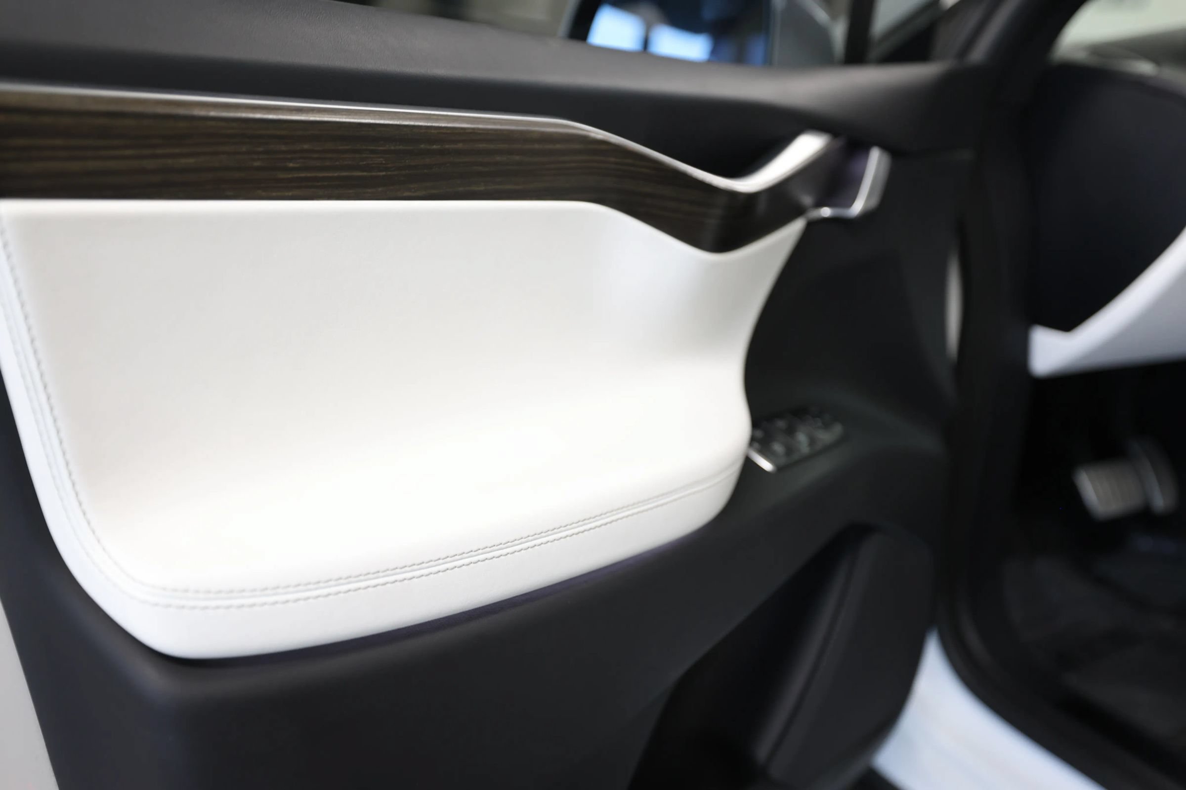 Used 2016 Tesla Model X 75D AWD/4WD image 23