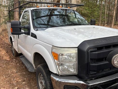 Used 2011 Ford F250 XL w/ PWR Equipment Group image 3