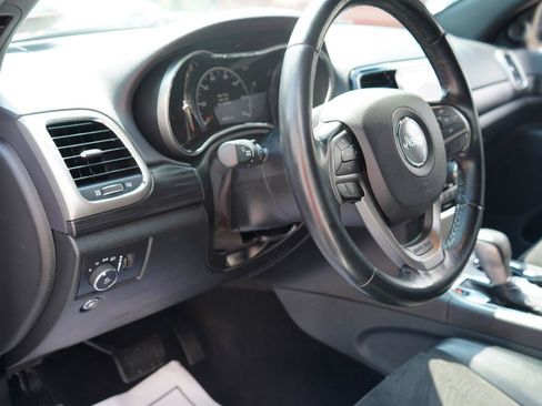 Used 2019 Jeep Grand Cherokee Altitude AWD/4WD image 61