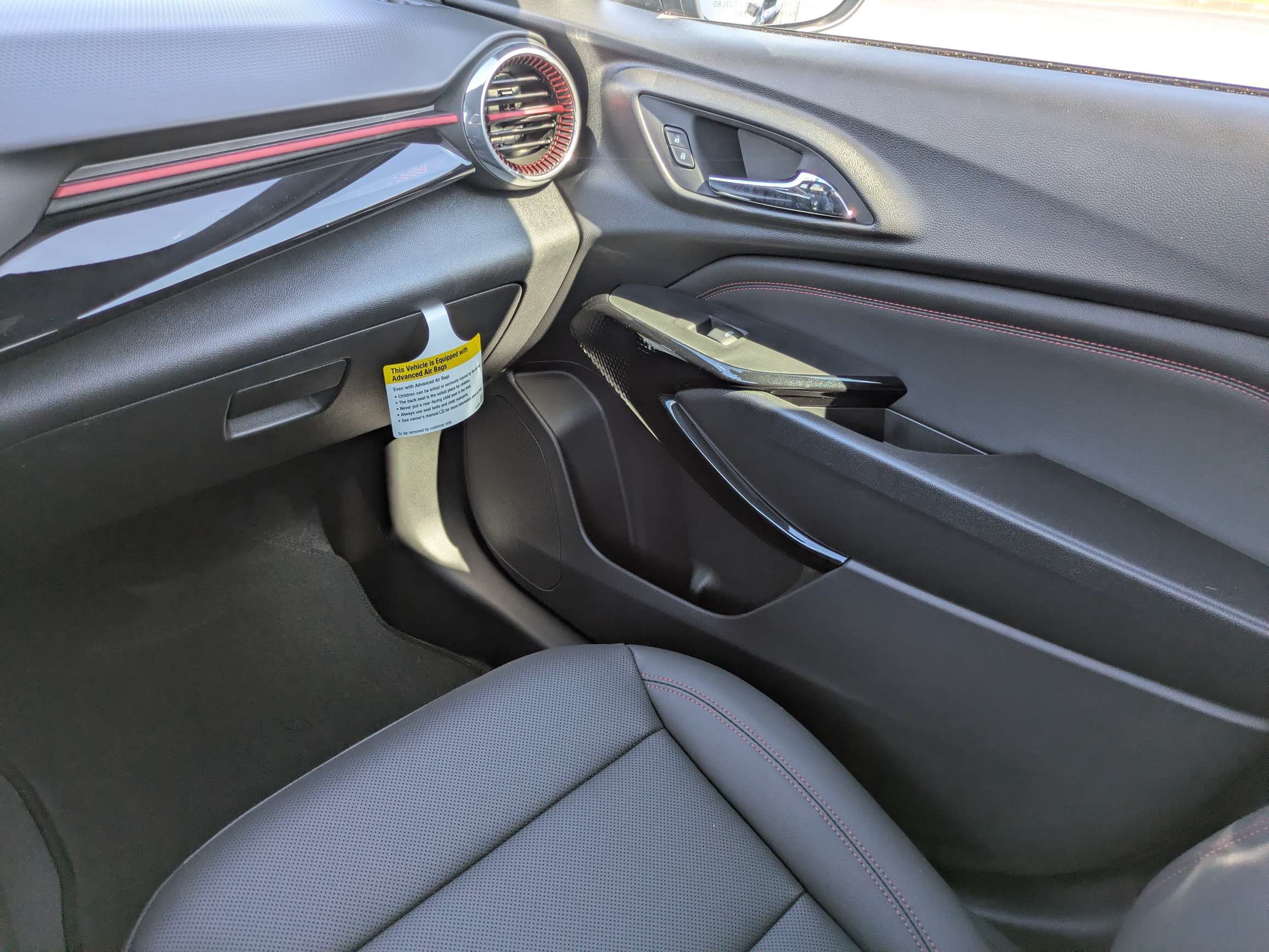 New 2026 Chevrolet Trax RS w/ Sunroof Package FWD image 9