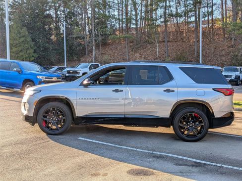 Used 2023 Chevrolet Traverse Premier w/ Redline Edition image 2
