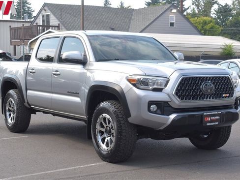 Used 2018 Toyota Tacoma TRD Off-Road AWD/4WD image 1