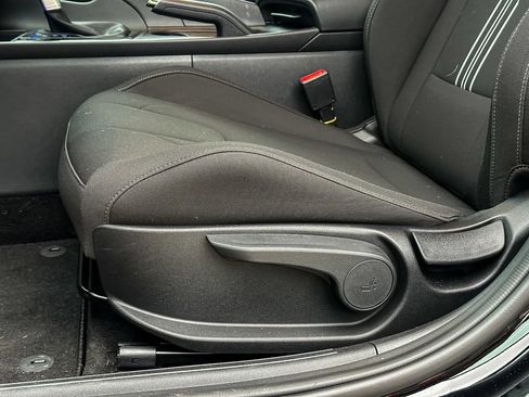 Used 2025 Hyundai Elantra Sport w/ Cargo Package FWD image 15