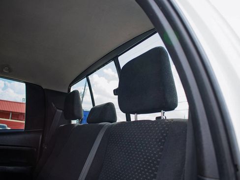 Used 2010 Toyota Tundra 4x4 Double Cab image 30