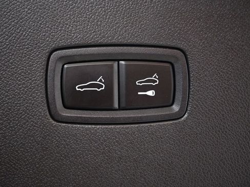 Certified 2025 Porsche Cayenne Turbo GT AWD/4WD image 36
