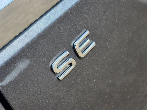 Used 2025 Volkswagen Atlas SE FWD image 19