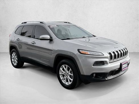 Used 2015 Jeep Cherokee Latitude image 3