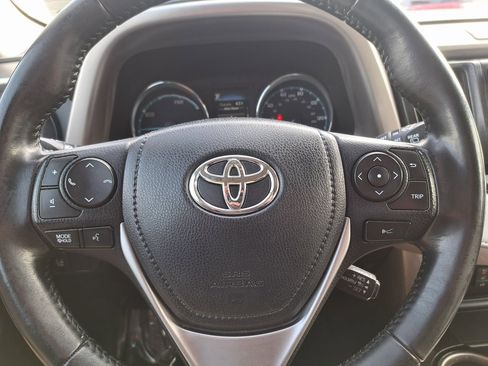 Used 2018 Toyota RAV4 Limited image 15