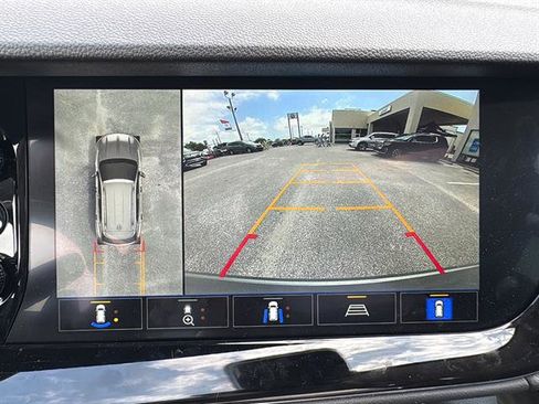 Used 2023 Buick Envision Avenir AWD/4WD image 23