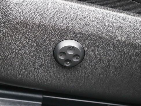 Used 2013 Mercedes-Benz E 350 Sedan image 26