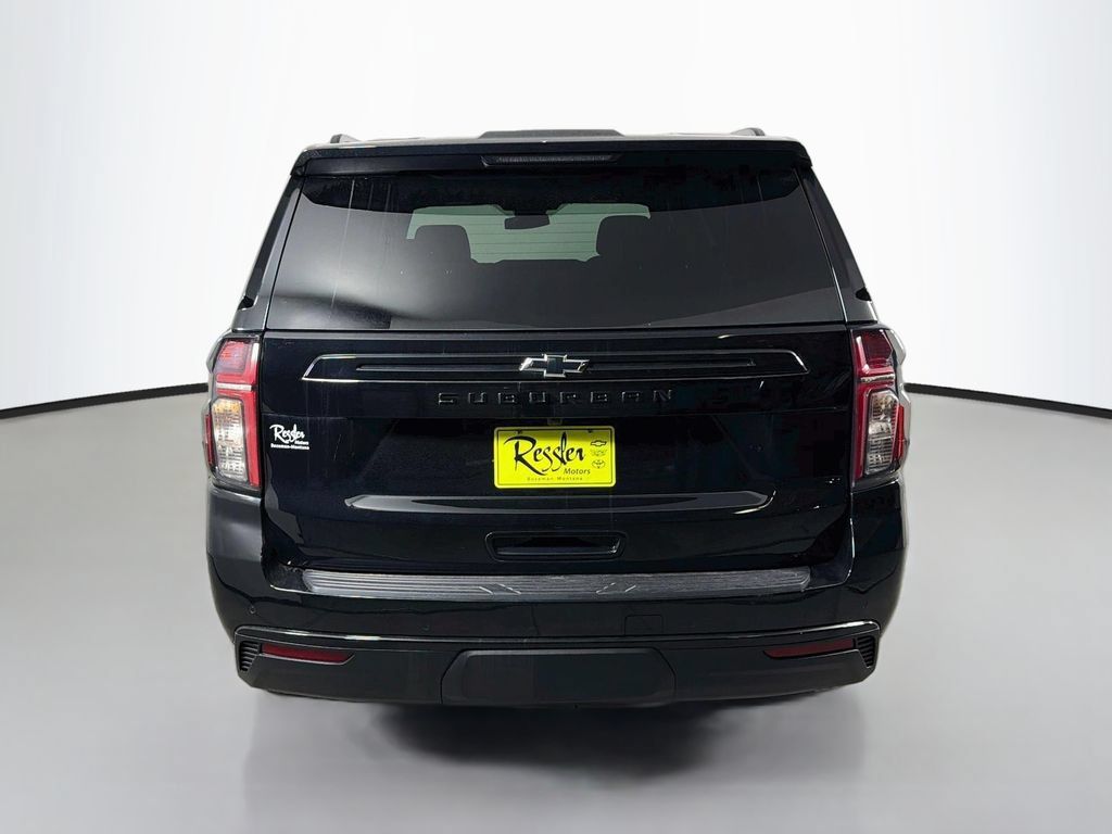 Used 2023 Chevrolet Suburban Z71 w/ Luxury Package AWD/4WD image 7