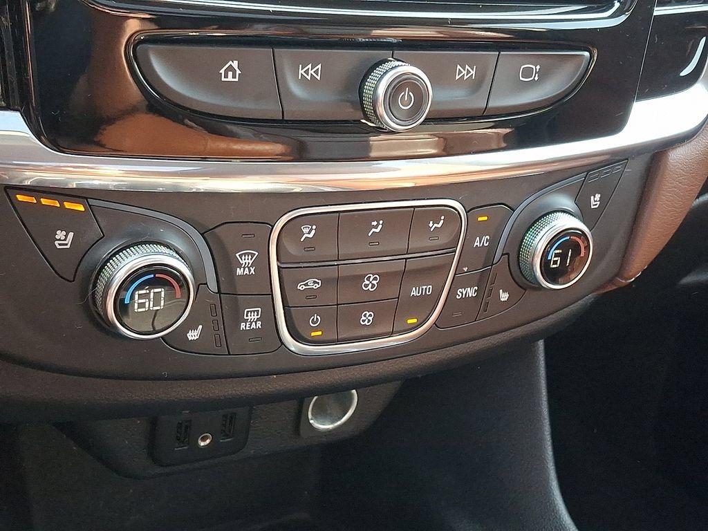 Used 2018 Chevrolet Traverse High Country AWD/4WD image 16