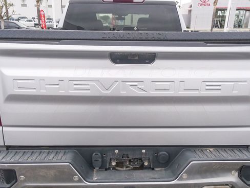 Used 2020 Chevrolet Silverado 1500 LT w/ Convenience Package AWD/4WD image 8