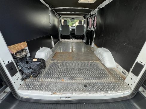 Used 2018 Ford Transit 250 148 Low Roof RWD image 26