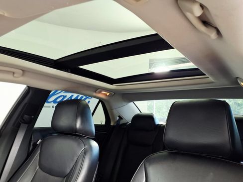 Used 2018 Chrysler 300 Limited w/ Safetytec Plus Group RWD image 15