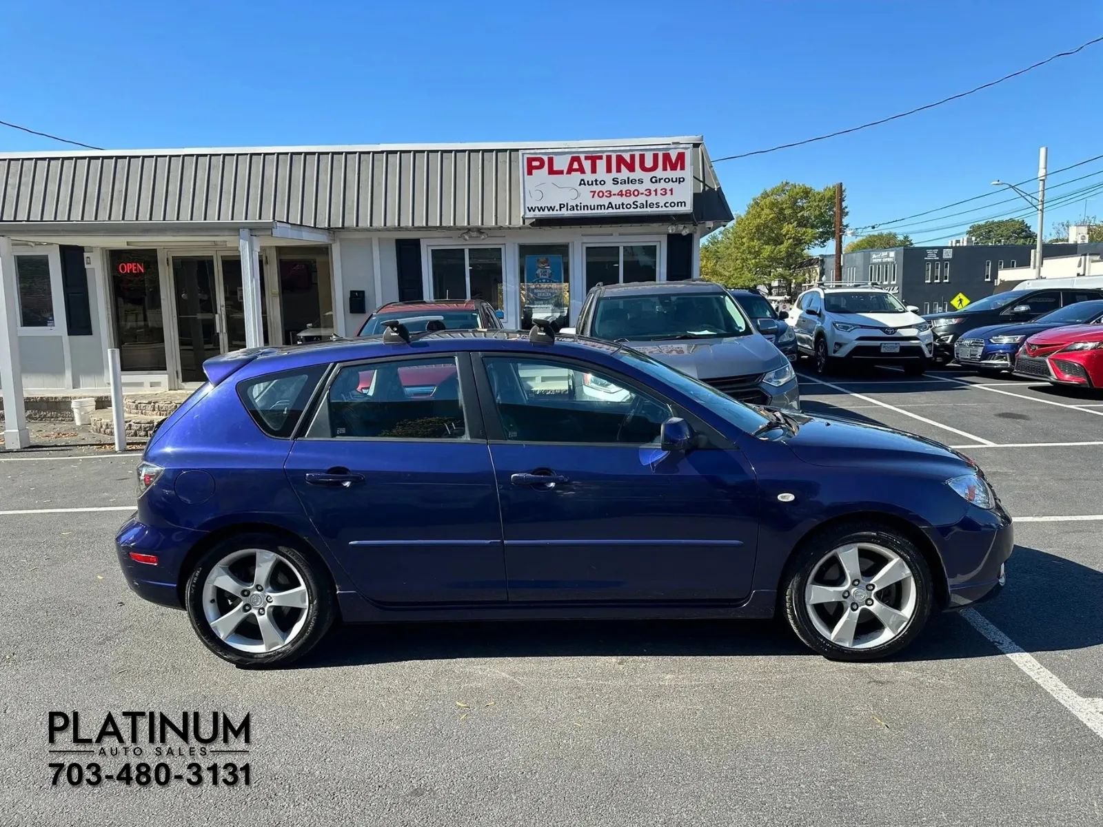Used 2004 MAZDA MAZDA3 s w/ Moonroof & 6-CD Pkg FWD image 2