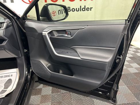 Used 2025 Toyota RAV4 XLE image 8