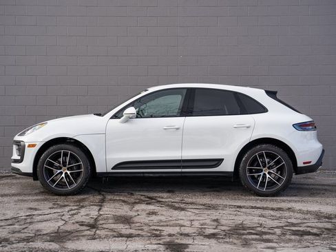 Certified 2025 Porsche Macan image 2