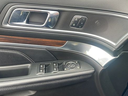 Used 2017 Ford Explorer Limited w/ Equipment Group 301A image 18