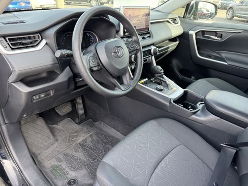 Used 2024 Toyota RAV4 AWD Hybrid image 28