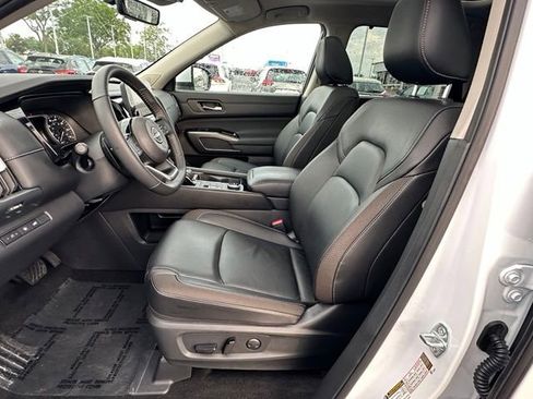 Used 2025 Nissan Pathfinder SL w/ SL Premium Package AWD/4WD image 20
