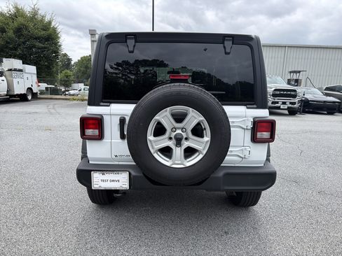 Used 2022 Jeep Wrangler Unlimited Sport AWD/4WD image 7