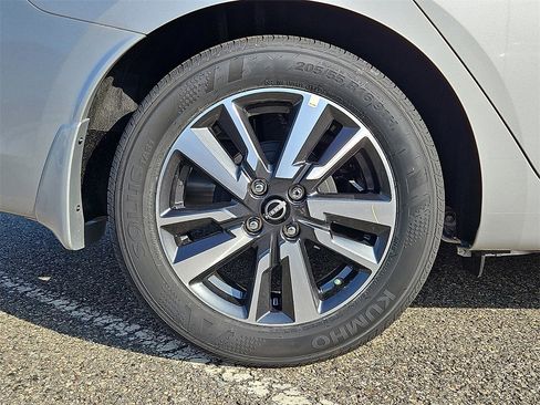 New 2025 Nissan Versa SV w/ Trunk Package image 8