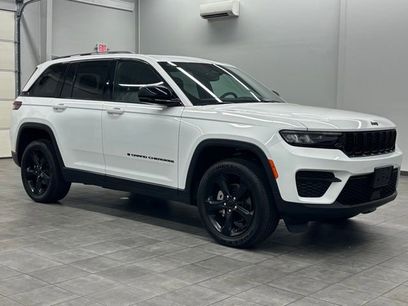 Used 2023 Jeep Grand Cherokee Altitude