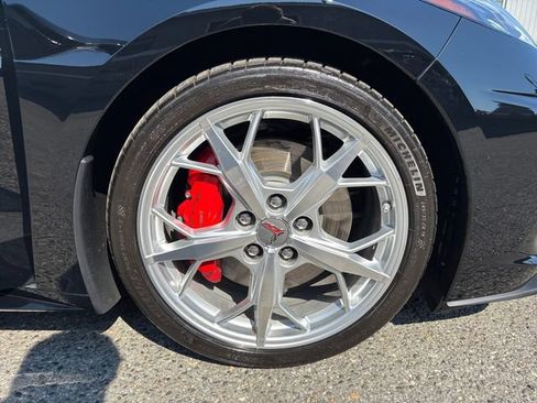 Used 2023 Chevrolet Corvette Stingray Premium Cpe w/ Z51 Performance Package RWD image 28