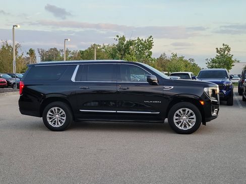 Used 2024 GMC Yukon XL SLT image 2