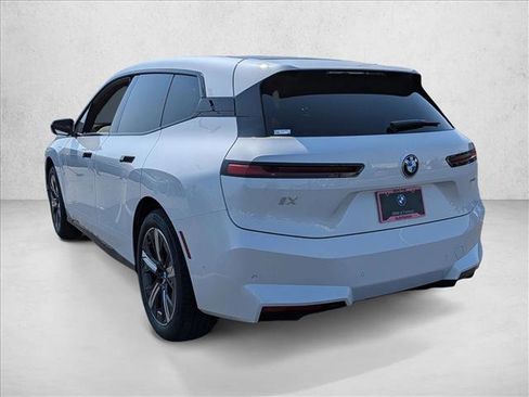 Used 2026 BMW iX xDrive60 image 8