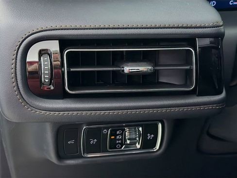 New 2026 Lincoln Aviator Reserve AWD/4WD image 11
