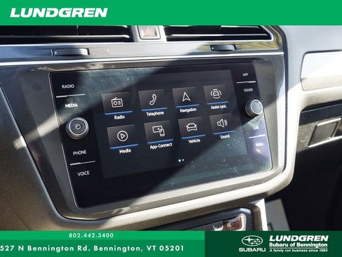 Used 2021 Volkswagen Tiguan SE image 17