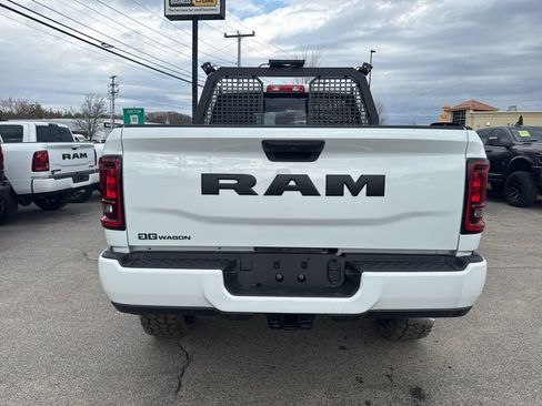 New 2025 RAM 2500 Big Horn AWD/4WD image 4