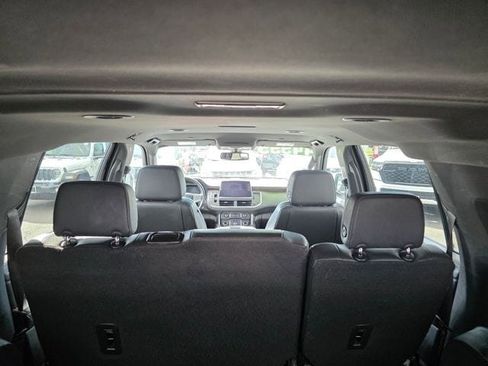 Used 2022 Chevrolet Suburban LT image 13